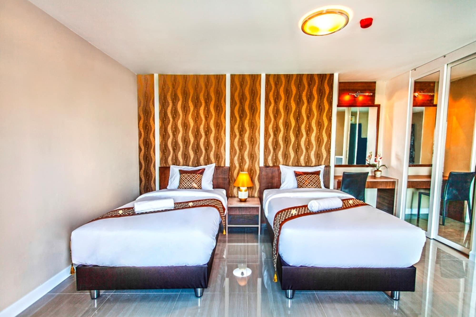 The Aim Sathorn Hotel Bangkok Bagian luar foto