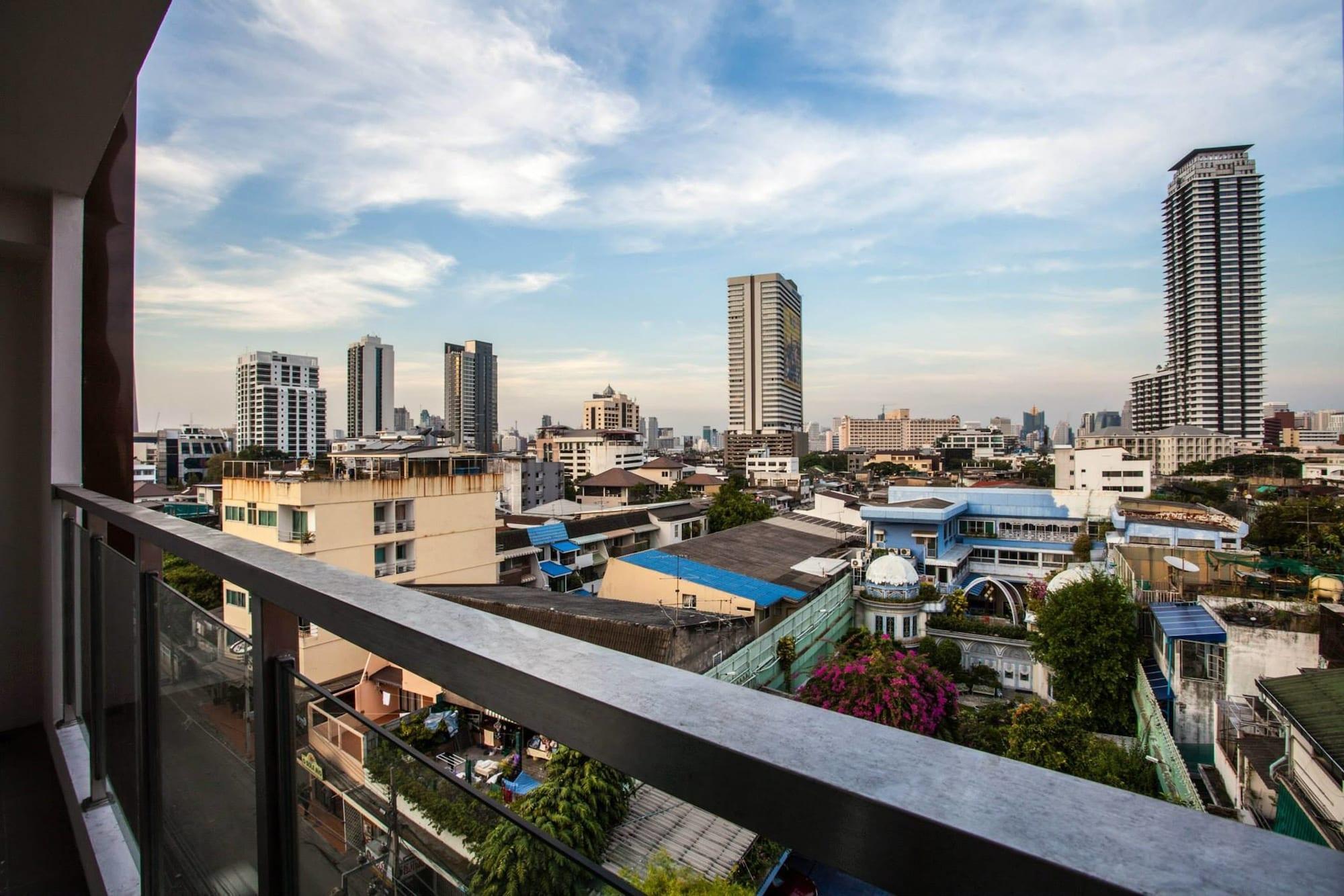 The Aim Sathorn Hotel Bangkok Bagian luar foto