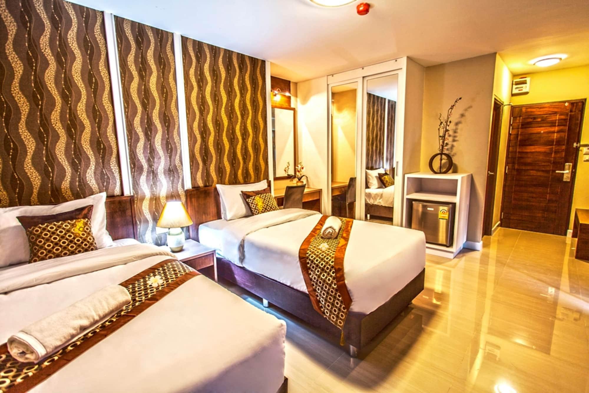 The Aim Sathorn Hotel Bangkok Bagian luar foto