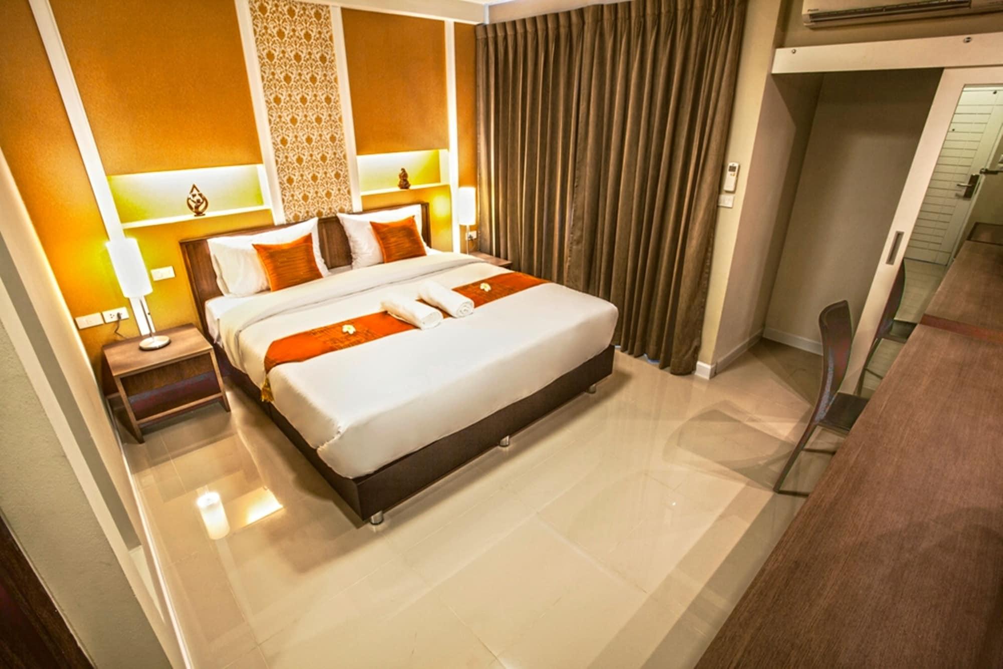 The Aim Sathorn Hotel Bangkok Bagian luar foto