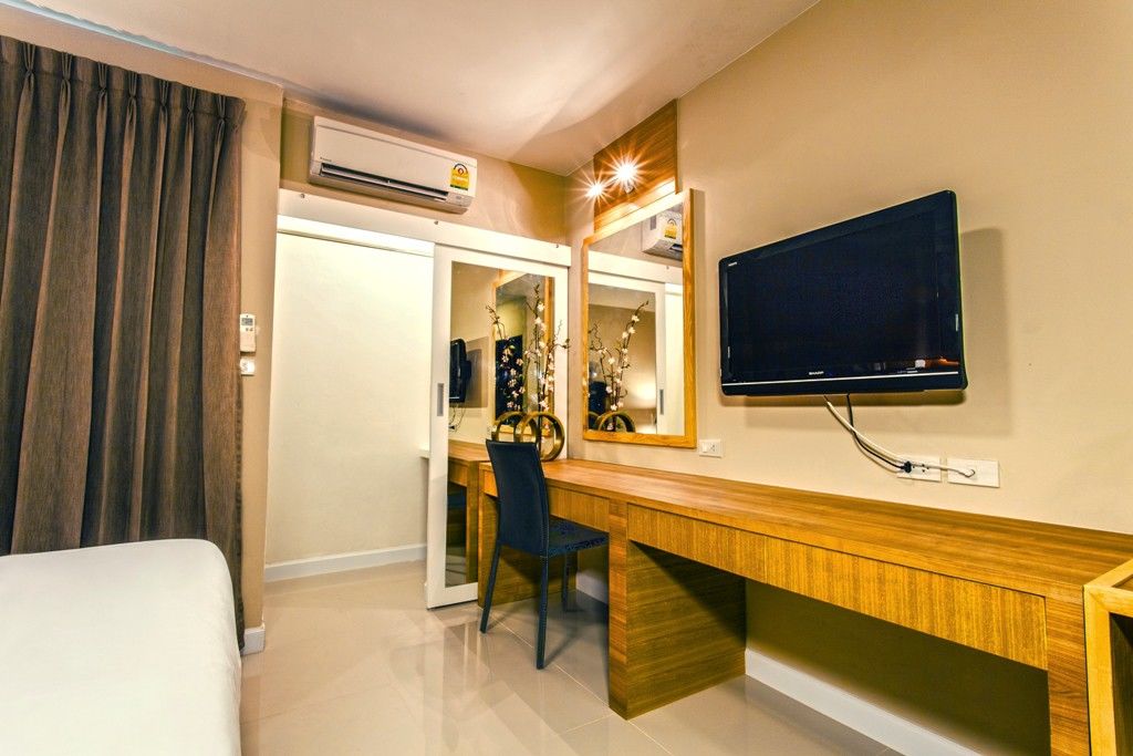 The Aim Sathorn Hotel Bangkok Bagian luar foto