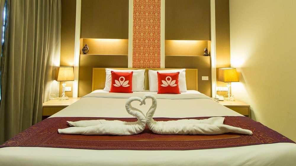 The Aim Sathorn Hotel Bangkok Bagian luar foto