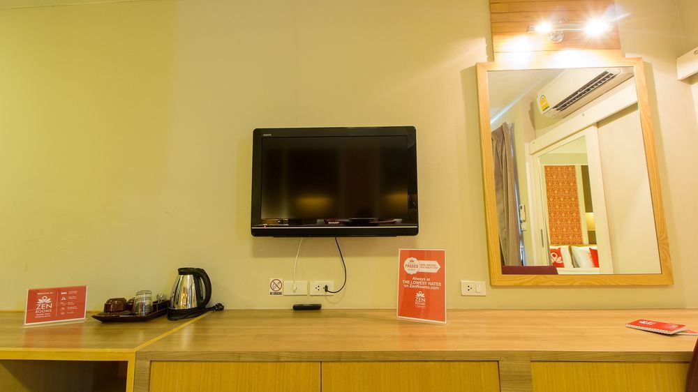 The Aim Sathorn Hotel Bangkok Bagian luar foto
