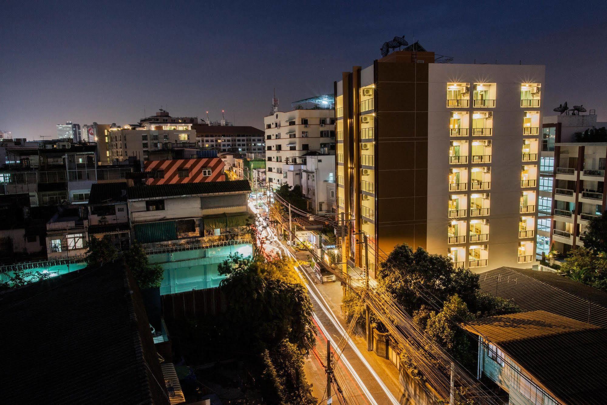 The Aim Sathorn Hotel Bangkok Bagian luar foto