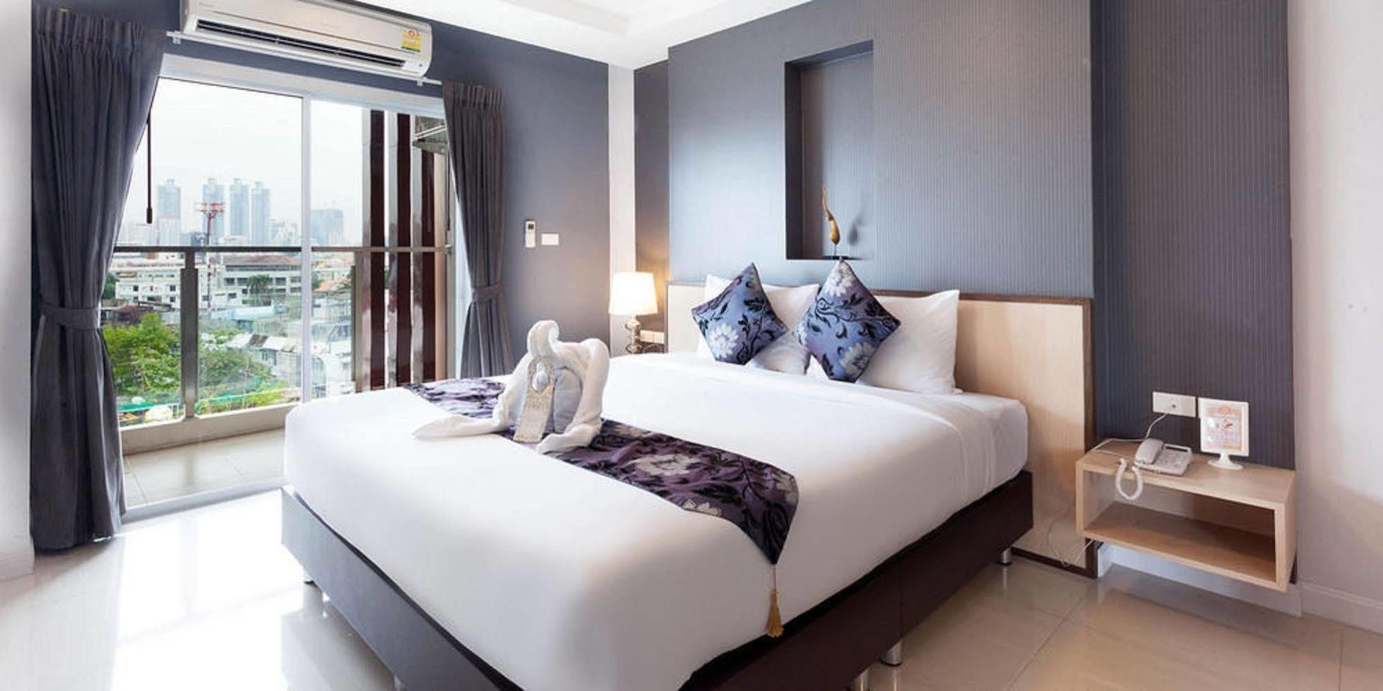 The Aim Sathorn Hotel Bangkok Bagian luar foto